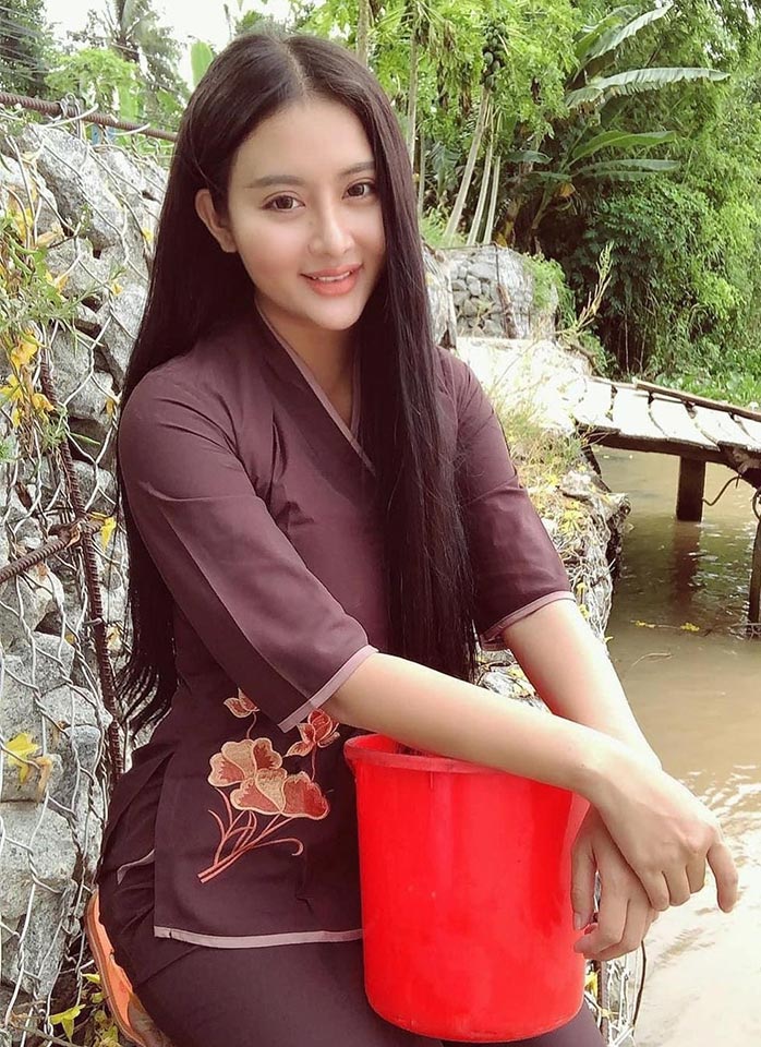 Pong Kyubi ยูทูปเบอร์ สาวแซ่บแห่งเวียดนาม อกสะบึ้ม หุ่นเซี๊ยะ ทีเด็ด เชฟบร๊ะ ยั่วหนุ่มๆ น้ำลาย