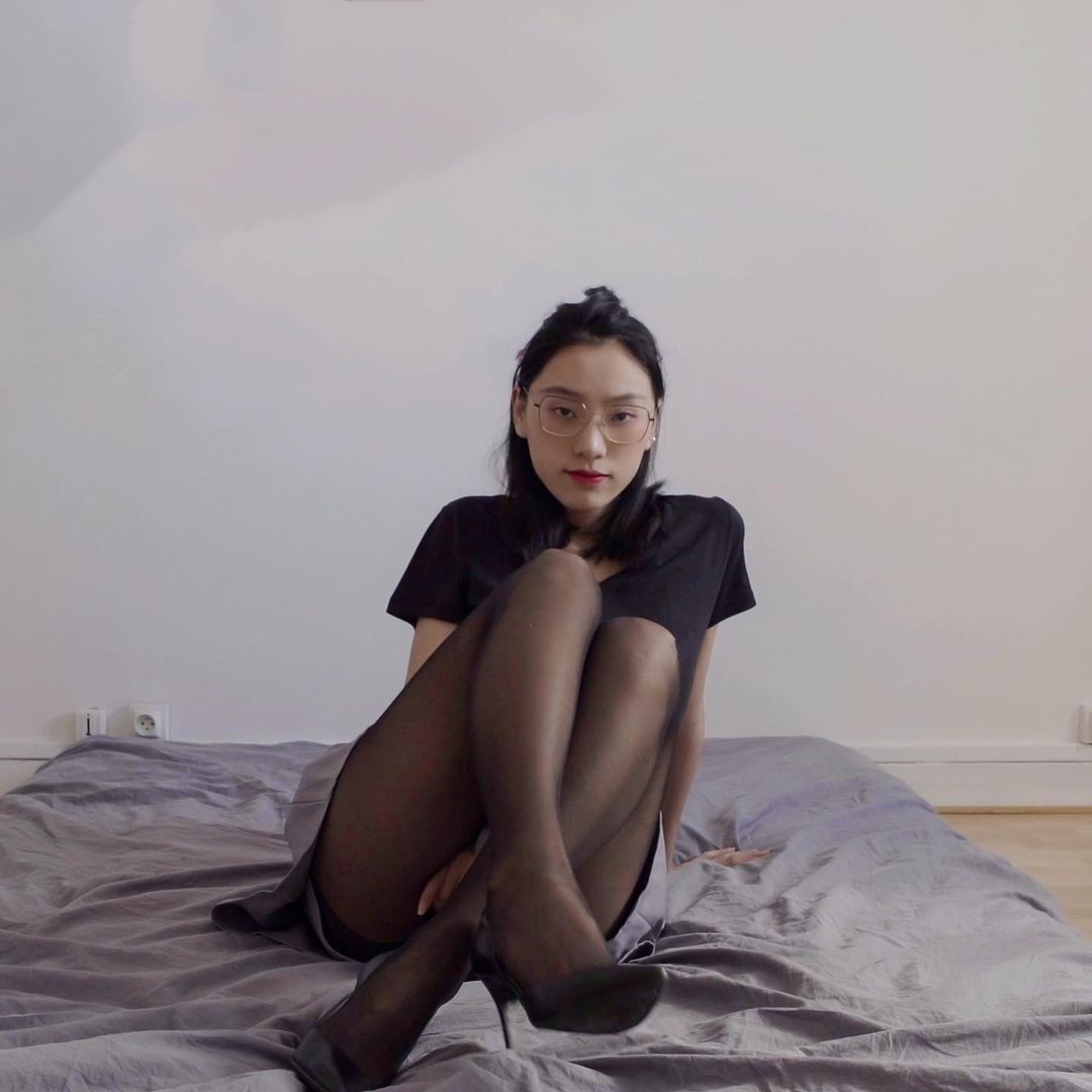 June Liu สาวหมวย เอวบาง ลีลาเด็ด นางเอกหนังผู้ใหญ่ แซ่บสุด เร่าร้อน