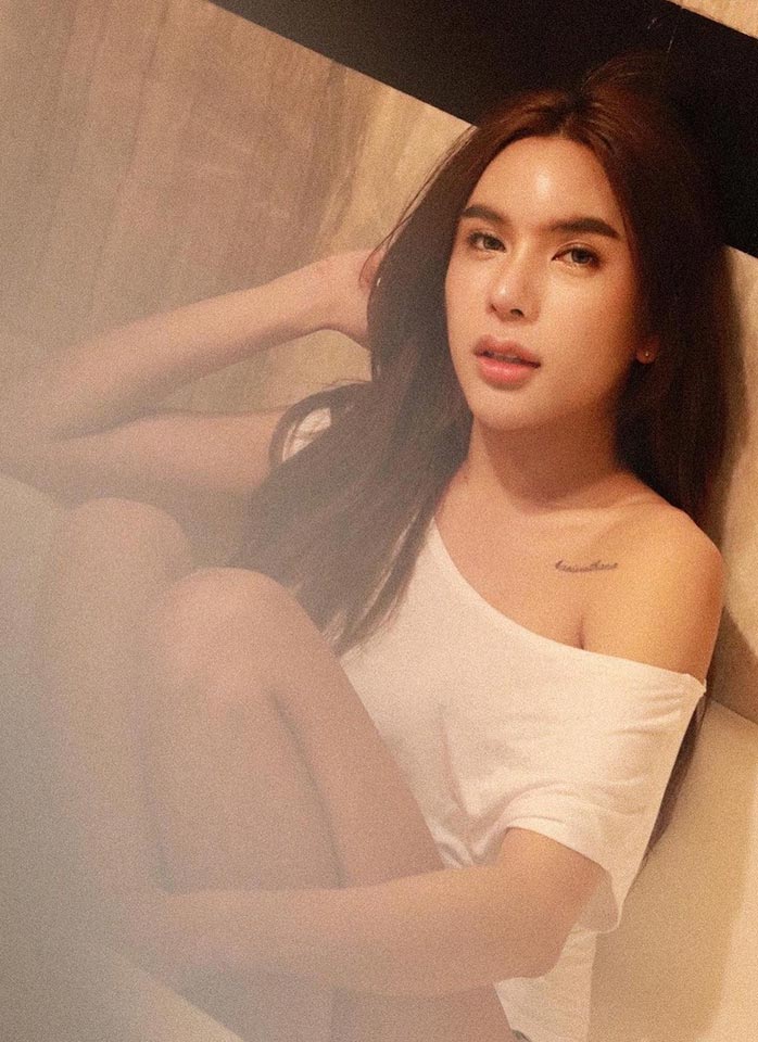 เปิดวาร์ป โซม่อน หรือ ครูแพรว สาวสอง สุดเอ็กซ์ ลีลาเด็ด เกินต้าน โด่ง