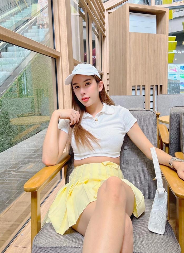 เปิดวาร์ป โซม่อน หรือ ครูแพรว สาวสอง สุดเอ็กซ์ ลีลาเด็ด เกินต้าน โด่ง